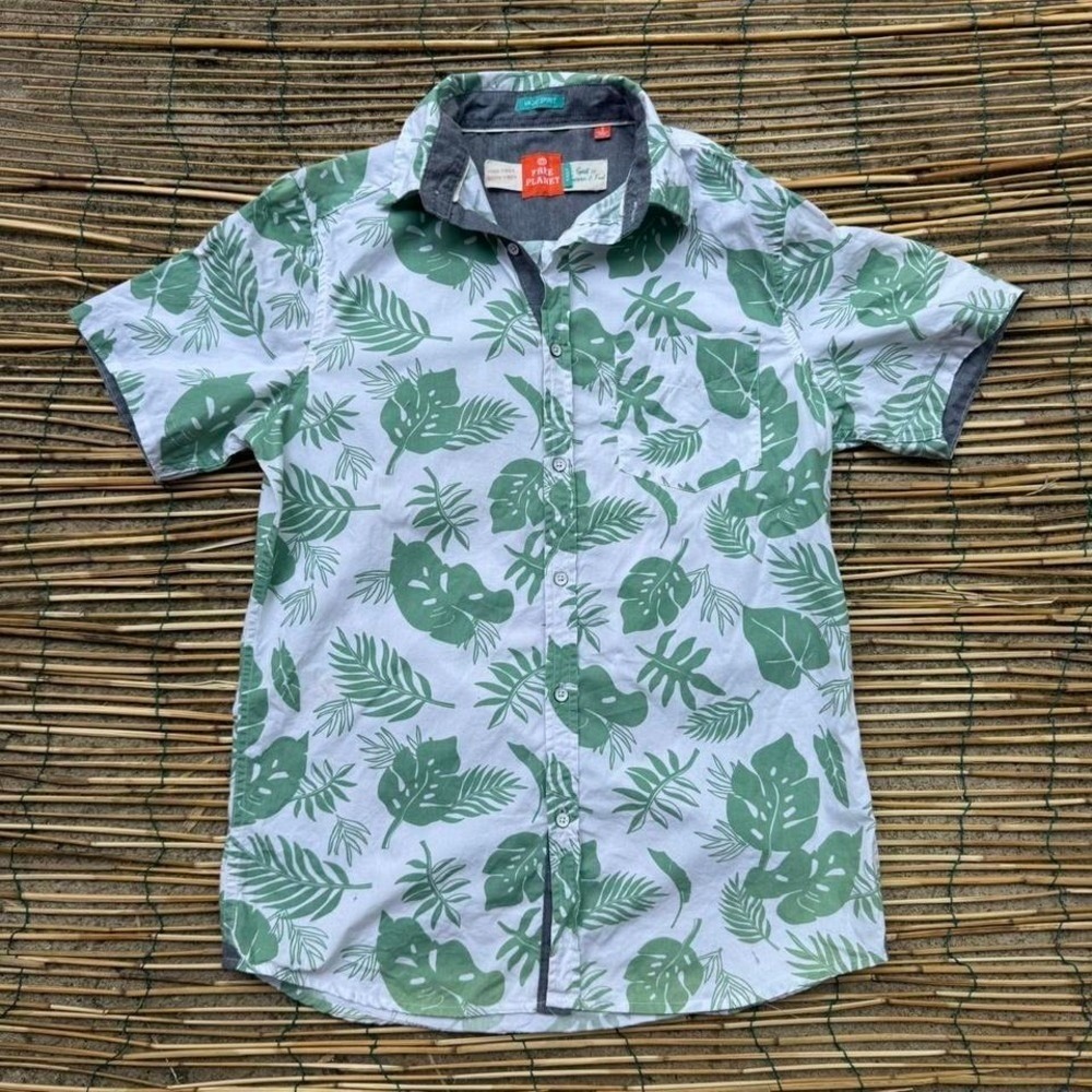 Free Planet Short Sleeve Leaf‎ Print Shirt Size Small 100% Cotton Travel Summer